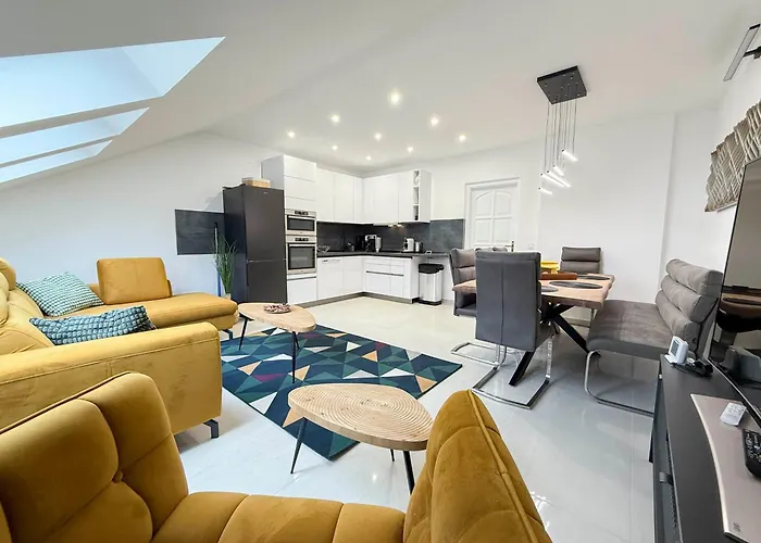 N33 Spacious Luxury 3Br