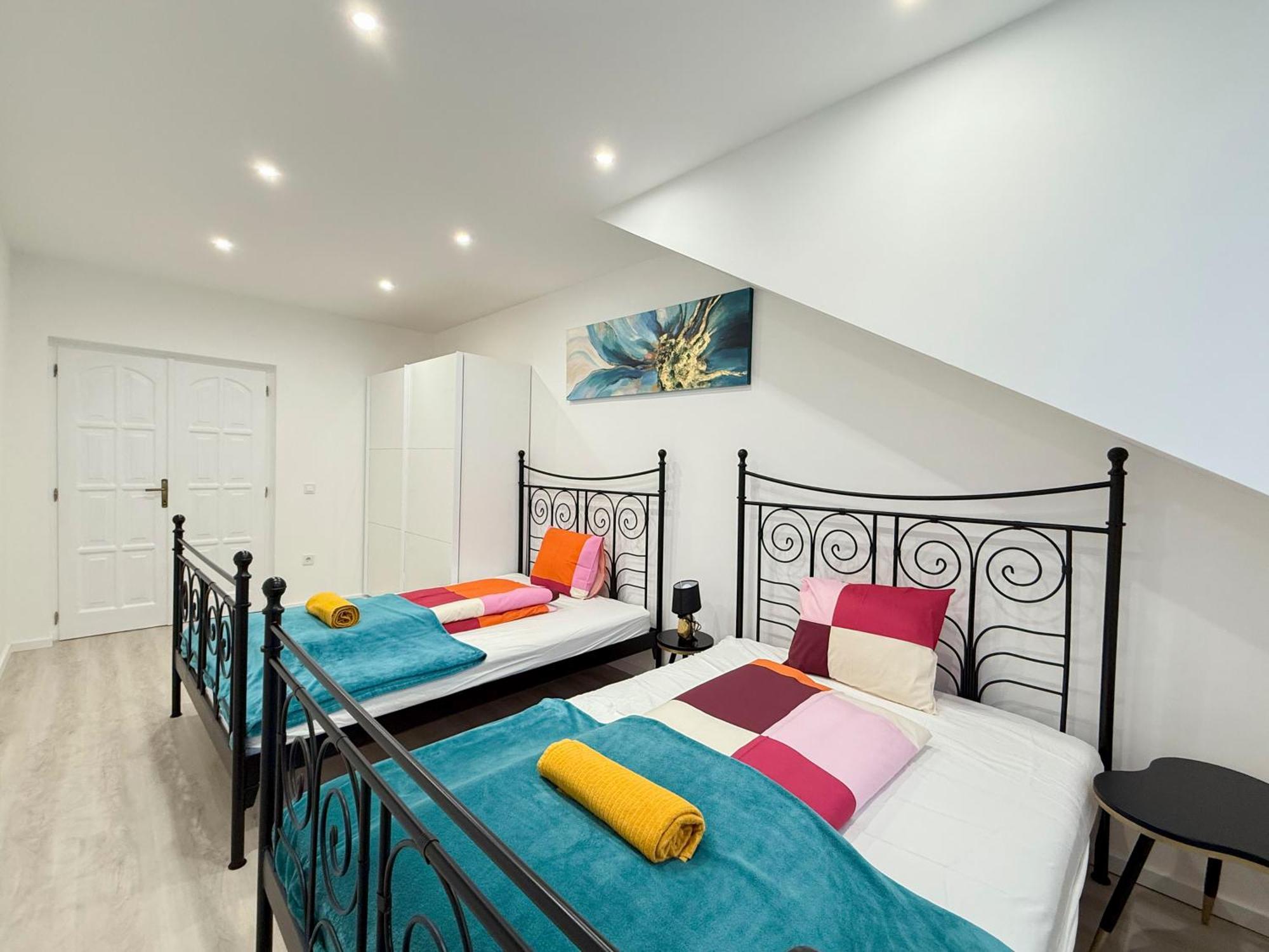 Apartment N33 Spacious Luxury 3br *