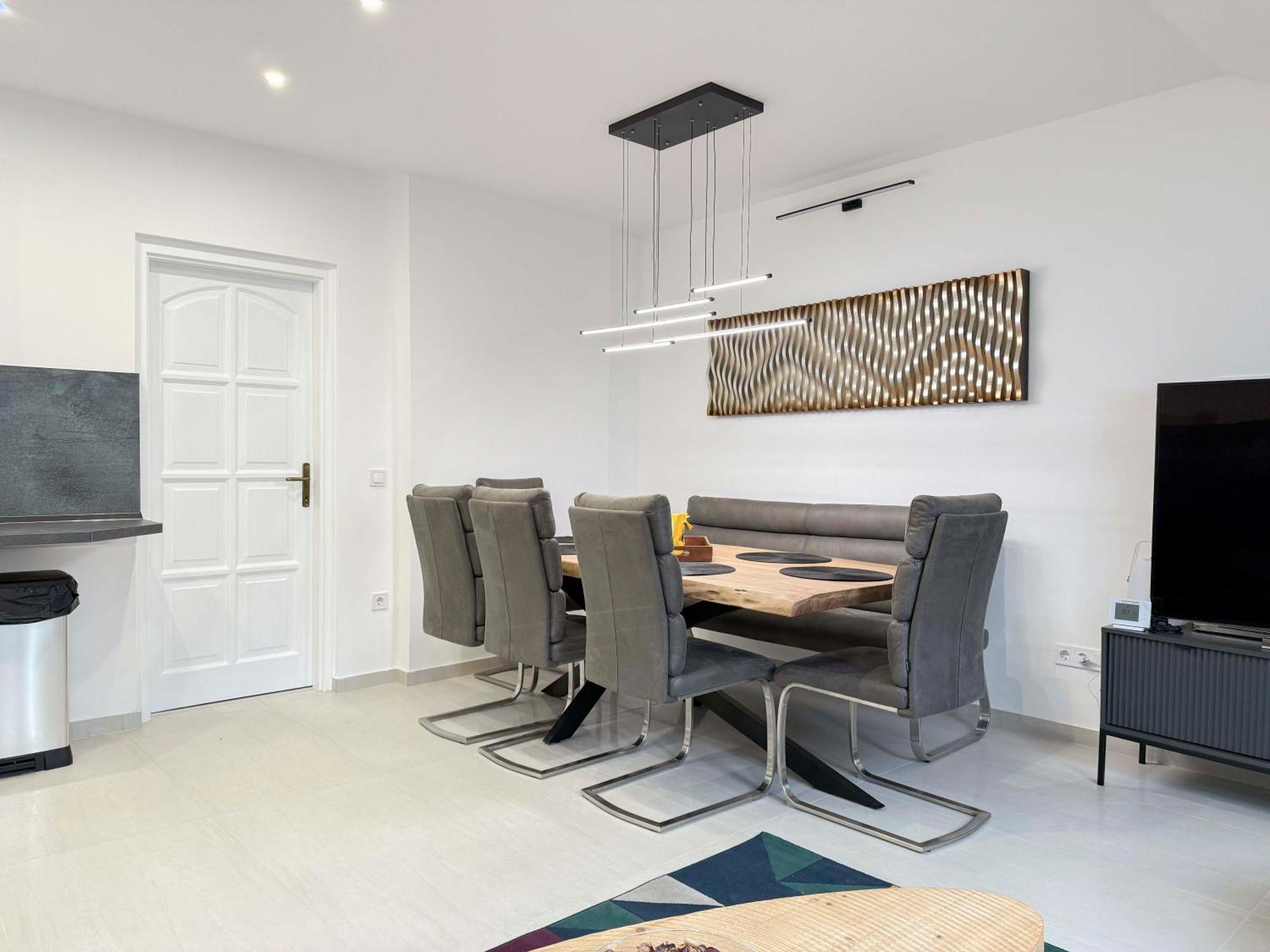 Apartment N33 Spacious Luxury 3br