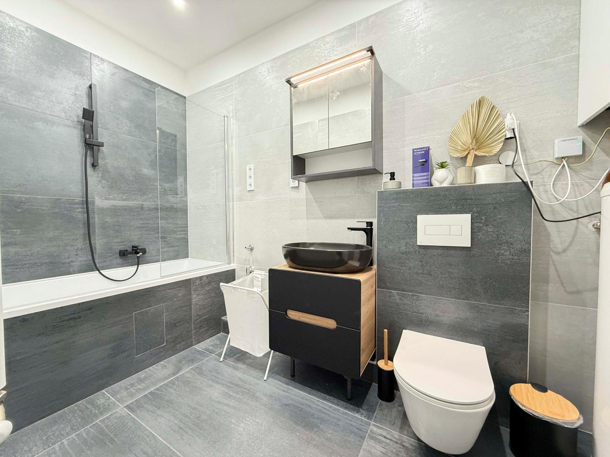 N33 Spacious Luxury 3br