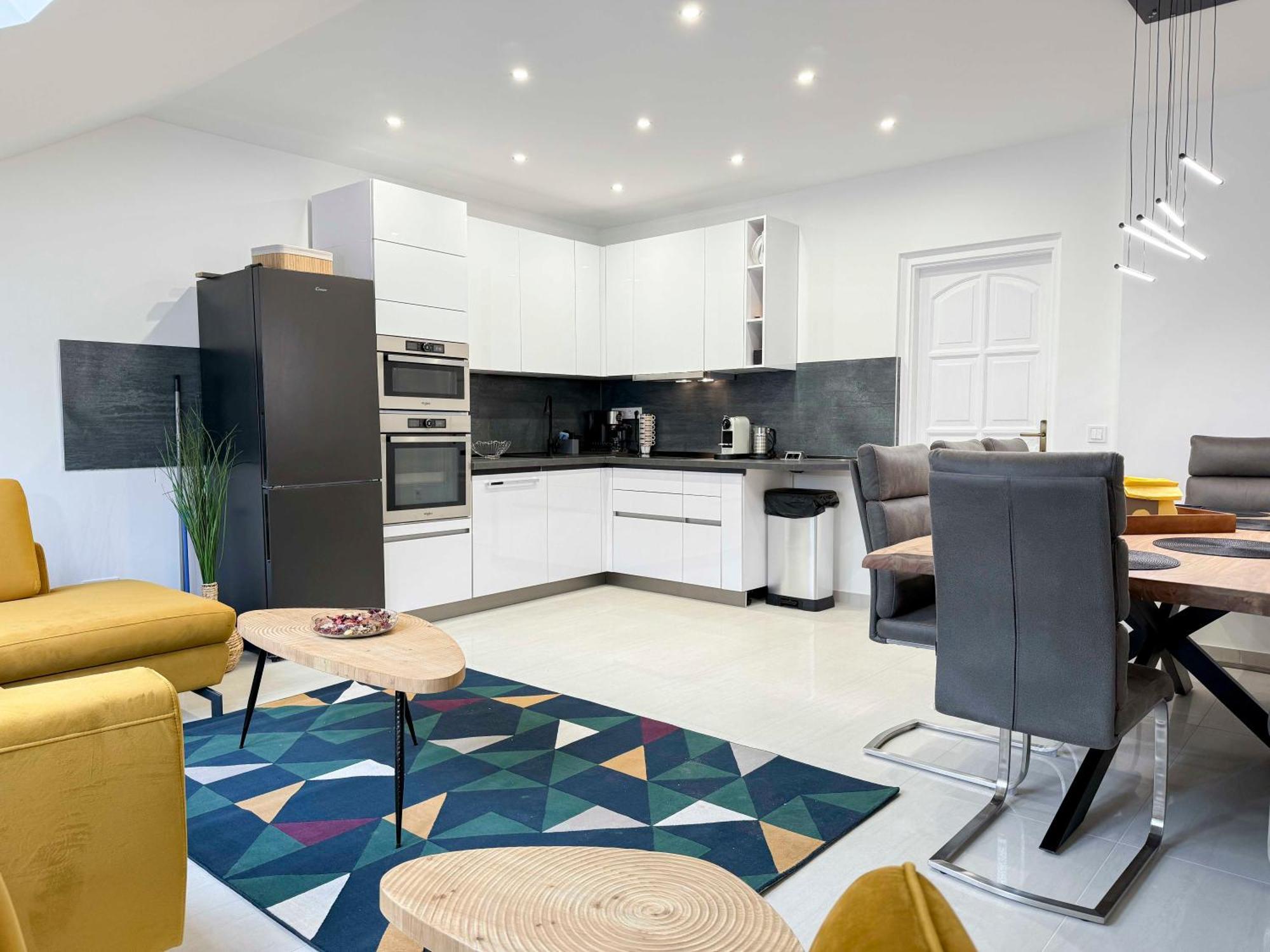 N33 Spacious Luxury 3br Apartment *