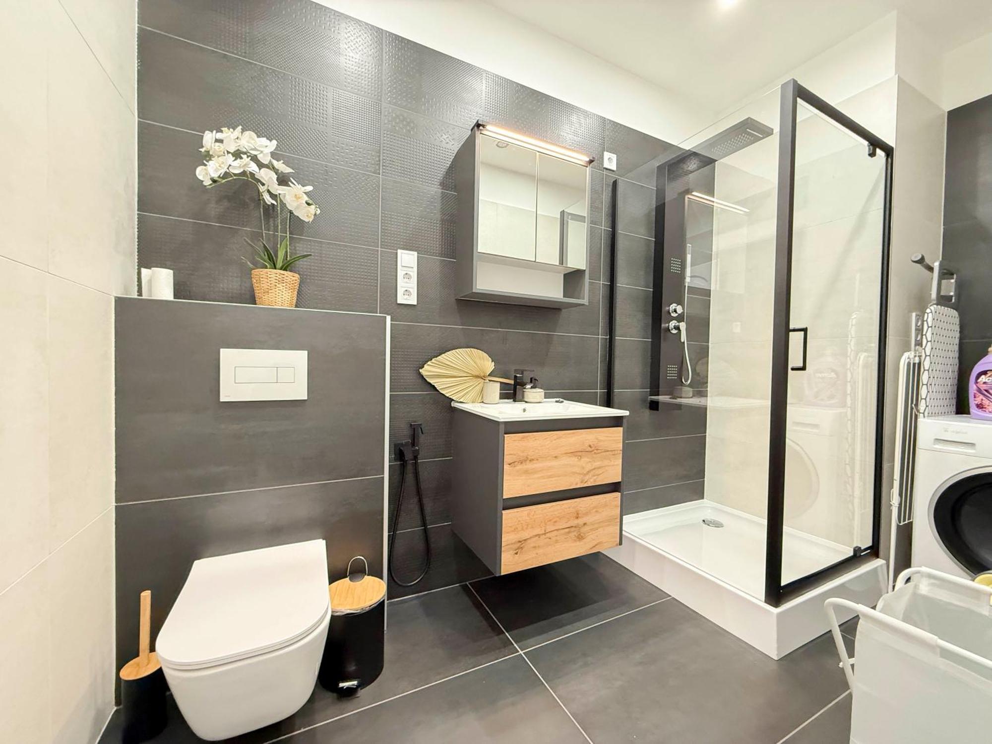 N33 Spacious Luxury 3br
